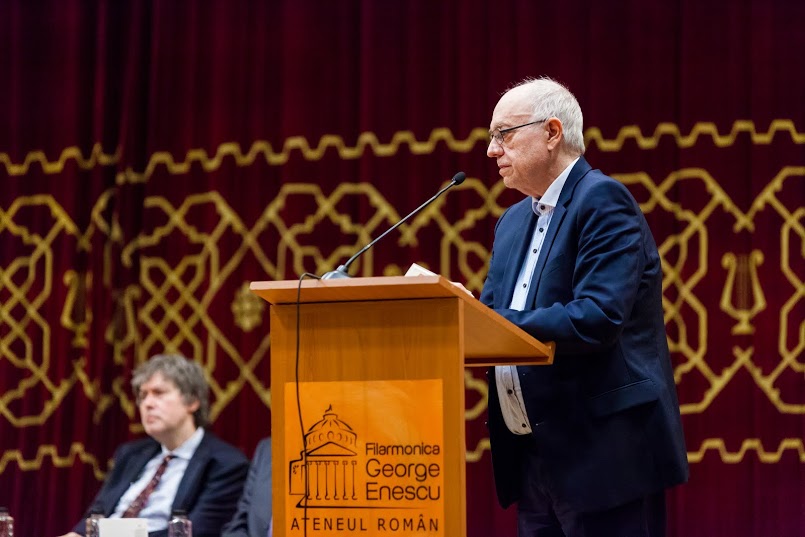 20141020_Lansare_Andrei_Vieru_mic_